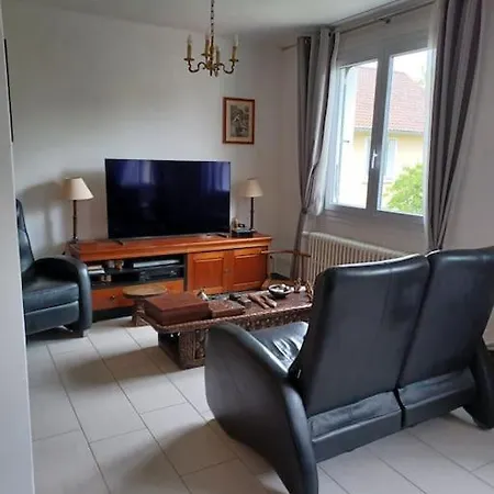 Holiday home Maison 3 Proche Du Chateau De Versailles