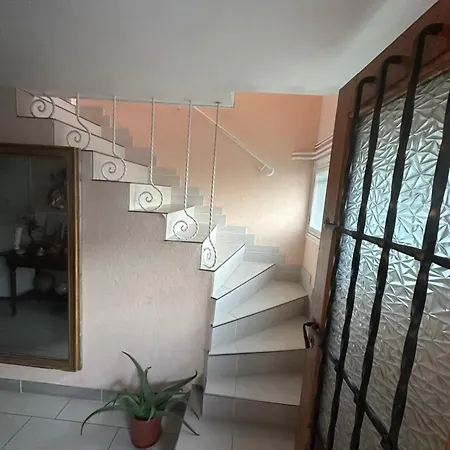 Holiday home Maison 3 Proche Du Chateau De Versailles